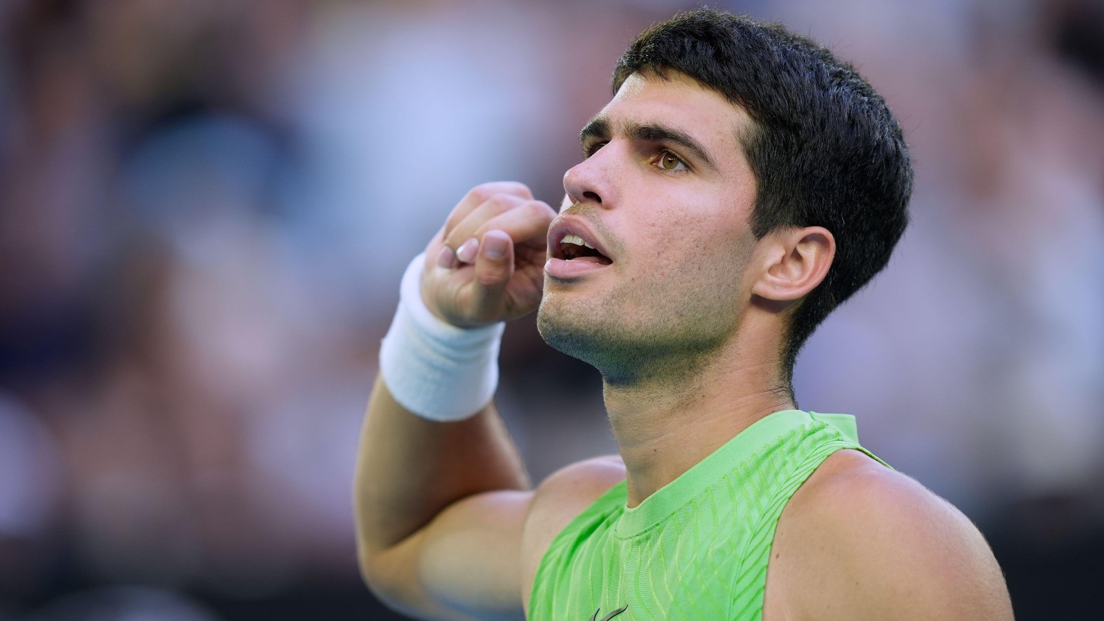 Carlos Alcaraz affirme les prétentions des Big Three avant la finale de l'Open de Doha