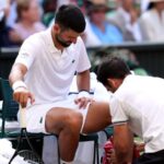 Novak Djokovic souffre d'une blessure inquiétante lors du match contre Félix Auger-Aliassime à Wimbledon