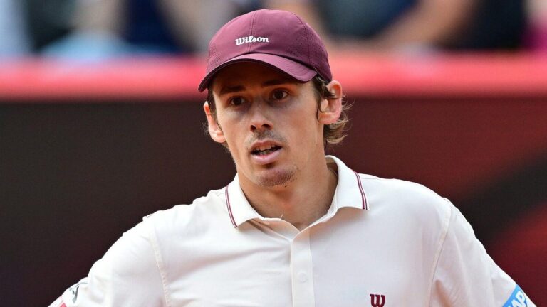 Alex de Minaur révèle ce qu'il a dit à Cruz et à Lleyton Hewitt après le match