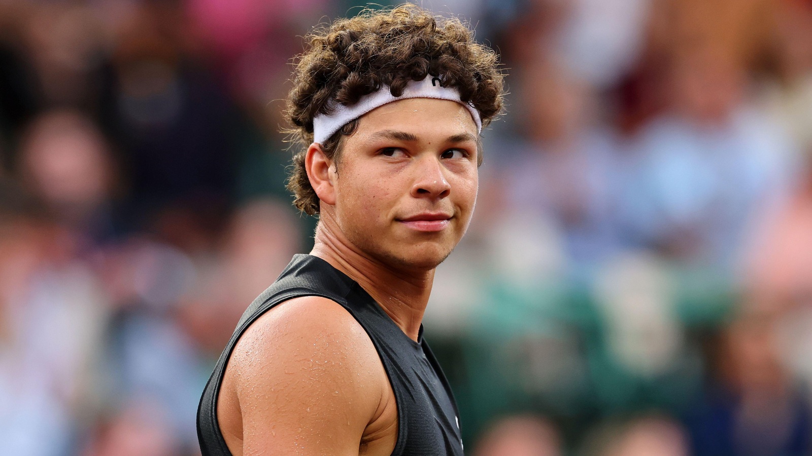 Ben Shelton adresse un message au public après avoir atteint les quarts de finale du Washington Open