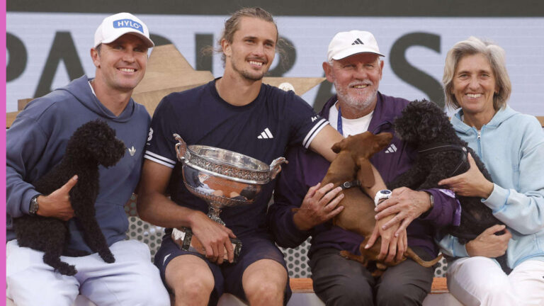 Qui sont les parents d'Alexander Zverev ? Alexander Zverev Sr. et Irina Zvereva ont entraîné leurs fils, joueurs de tennis